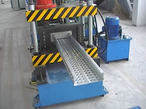 腳手板機(jī)